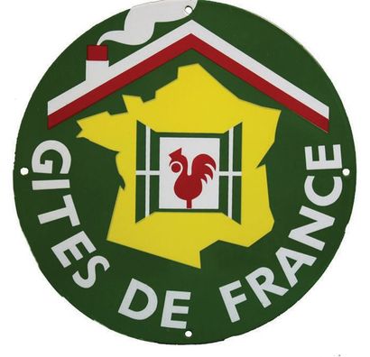 null GITES DE FRANCE Enamelled plaque of the Gîtes de France.
Format: circular, flat.
Lettering:...