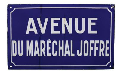 null JOFFRE (MARÉCHAL)
Plaque nominative de rue émaillée, au nom du Maréchal Joffre.
Format:...