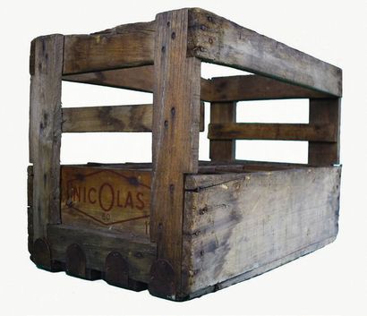 null NICOLAS Box of 15 bottles of Nicolas wines.
Format: wood, rectangular, with...