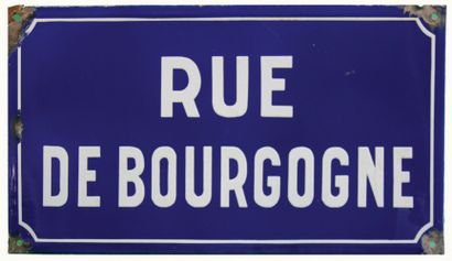 null BOURGOGNE (RUE DE)
Plaque émaillée nominative de la rue de Bourgogne.
Format:...