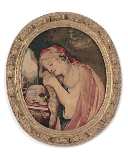 null TAPISSERIE OVALE
Figurant Marie-Madeleine pénitente.
XVIIIe siècle.
54,5 x 44,5...