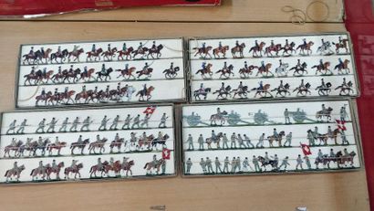null Ensemble de 117 figurines plates en étain peint. 

- Armée Suisse 1940 : 36...