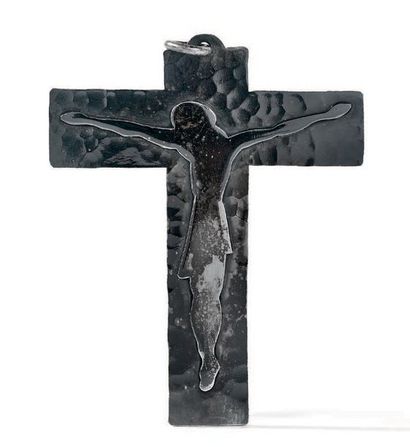 Jean DESPRES (1889-1980) CRUCIFIX
Argent martelé, la croix ornée de la silhouette...
