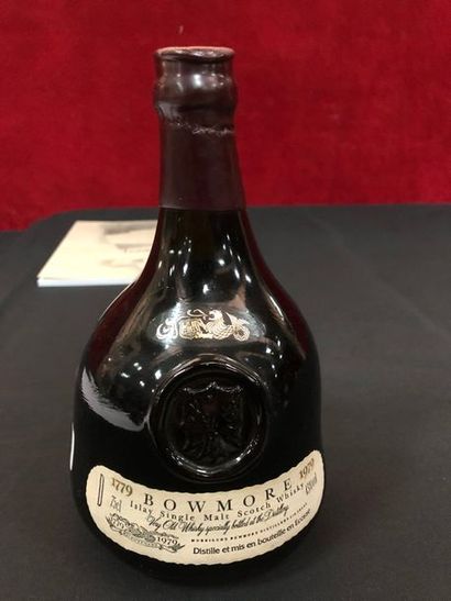 null BOUTEILLE BOWMORE Islay Single Malt Scotch Whisky.
Cuvée. Bicentenaire, 1979.
43%,...