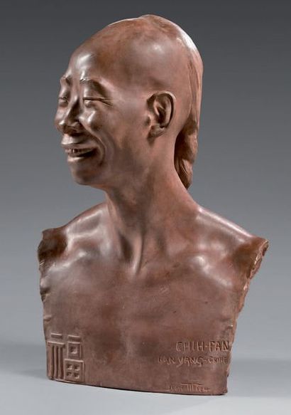 Jean MICH (1871-1932) 
Chih-Fan, Han Yang - Chine
Buste en terre cuite, titré et...