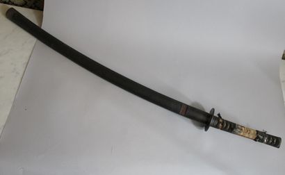 null KATANA à lame en shinogi-zukuri, gunome hamon, nakago à trois mekugi-ana, non...