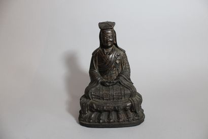 Grand Bouddha en bronze à patine brune, Chine XVII
