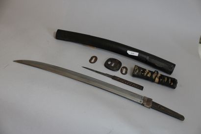 null AIKUCHI-TANTÔ, armor piercing, with muzori type blade, hira-zukuri, gunome hamon,...