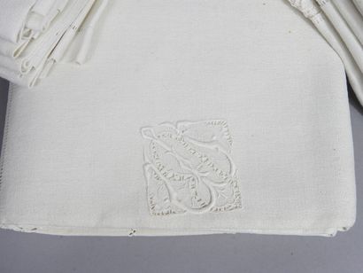 null Très belle nappe et 12 serviettes en lin ivoire à motifs de jours de Venise...