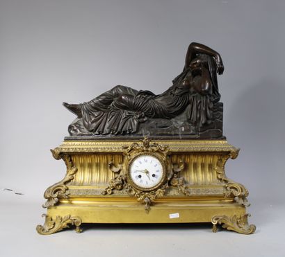 Grande pendule en bronze Napoléon III