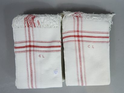null 8 serviettes de toilette en nid d'abeille blanc et rouge. chiffre G L et bord...