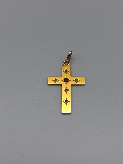 Pendant cross in yellow gold 750 thousandths...