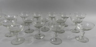 null Set of 13 crystal champagne glasses including 5 XIX th model with flat ribs,...