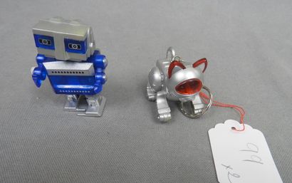 null divers : porte clés robot Chat et autre petit mécanique HANS Robot et chien...