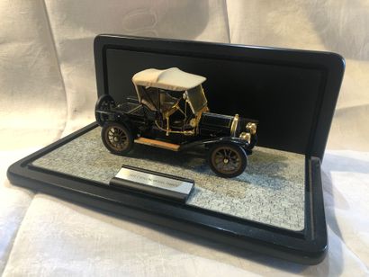 null FRANKLIN MINT precision models- CADILLAC THIRTY 1910 
capote toile 
portières...