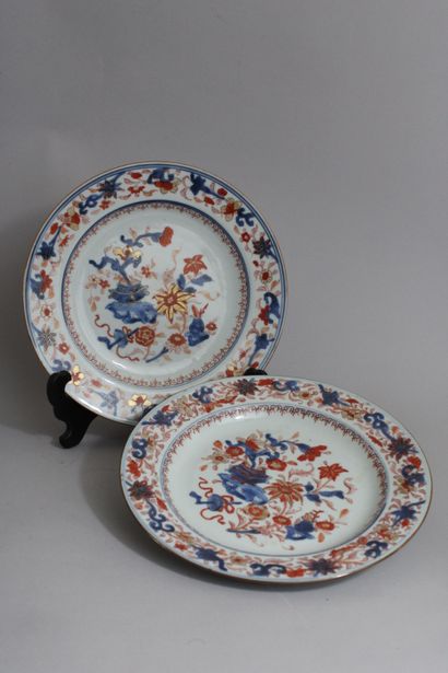 null Chine, Compagnie des Indes, XVIIIe siècle
Paire d’assiettes de type Imari chinois...