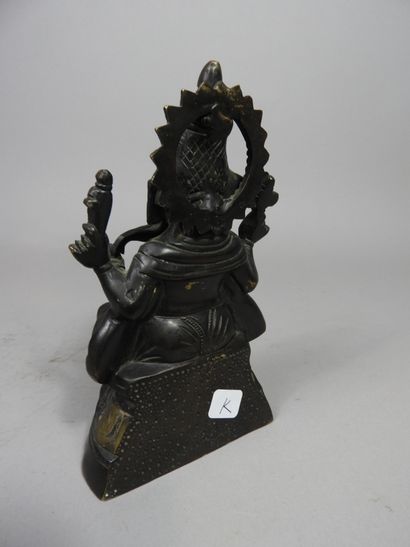 null Inde, XXe siècle
Sujet en bronze de patine sombre, représentant Ganesha à quatre...