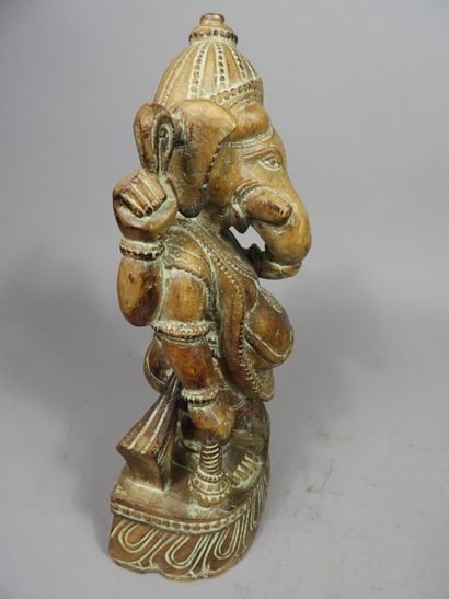 null Inde, première moitié du XXe siècle
Sujet en bois, représentant le dieu Ganesha...