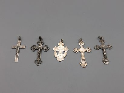 null Cinq pendentif croix et calice en argent 15,5 g.
Poinçon au crabe
Etat neuf,...
