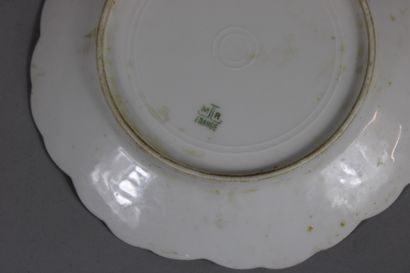 null MR FRANCE 4 assiettes de porcelaine à décor de fleurs (diam18,5cm)