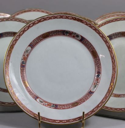 null Compagnie des Indes, XVIIIème siècle, partie de service en porcelaine composée...
