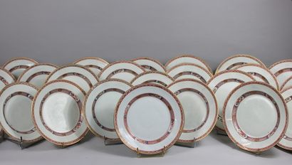 null Compagnie des Indes, XVIIIème siècle, partie de service en porcelaine composée...