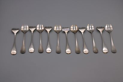 null Christofle Douze fourchettes à huitres en métal argenté, modèle uniplat