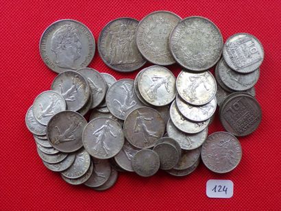 null LOTS DIVERS : Lot de 58 Monnaies argent: 5 Francs 1836 B Rouen, 3x10 Francs...