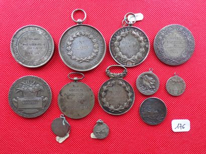 null LOTS DIVERS : Lot de 12 Médailles argent, sujets divers dont : Napoléon III,...