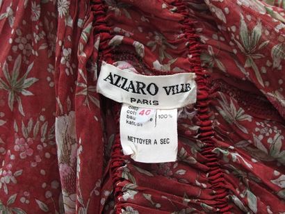 null AZZARO Ville, circa 1970
Ensemble en voile de coton à motif fleuris comprenant:...