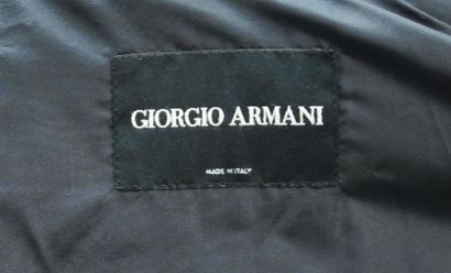 null Giorgio ARMANI
Manteau bleu marine en laine, deux poches double passepoil latérale,...