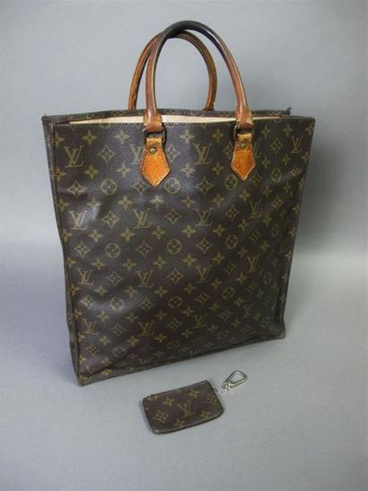 null LOUIS VUITTON 
Monogram canvas bag, two brown rolled leather handles, hand-held...