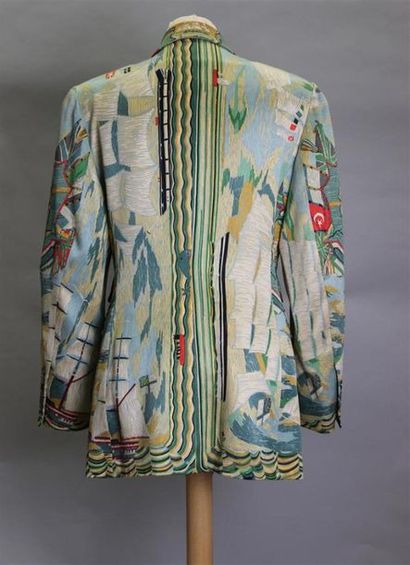 null HERMES Paris
Blazer in printed silk of boats signed Phillipe Dumas, 4 flap pockets.
Size...