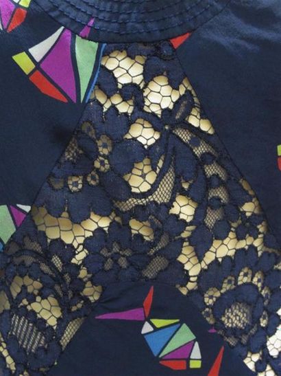 null Pierre CARDIN, Création
Robe en soie bleu marine à motif de poissons en origami,...
