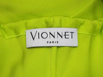 null VIONNET Paris Pre-Fall 2018
Robe du soir en soie de couleur vert anis, à col...