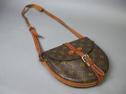 null LOUIS VUITTON 
Handbag model "Chantilly" in monogrammed canvas, carried shoulder...