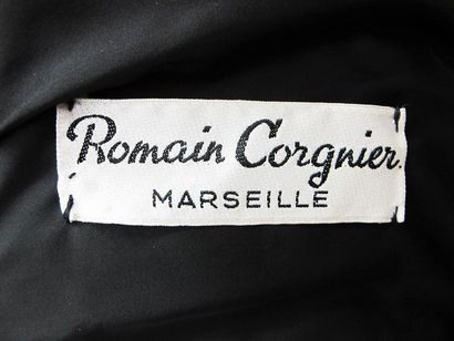 null Romain CORGNIER, Marseille
Manteau long en vison blanc et noir, deux poches...