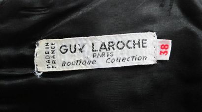 null Guy LAROCHE Paris Boutique Collection 
Robe longue du soir en velours et taffeta...