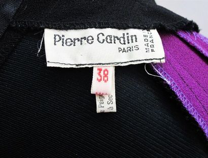 null Pierre CARDIN Paris
Dress in black and purple wool, two side pockets, 
Size...