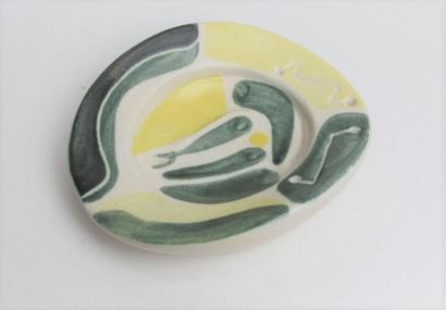 null JOLAIN Mado (née en 1921) (attribué à)
Coupe vide-poche de forme libre en céramique...