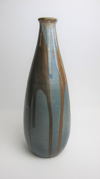 null POINTU Léon (1879-1942)
Important vase ovoïde à col ourlé en grès émaillé gris-bleu...