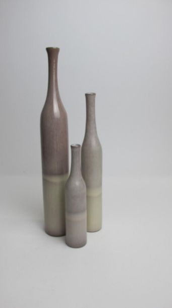 null JACQUES (1926-2008) & DANI (1933-2010) RUELLAND
Suite de trois importants vases...