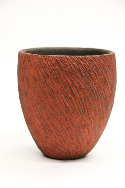 null HIS Agnès (born 1954)
"Straw"
Vase with ovoid body in black sandstone with ochre...