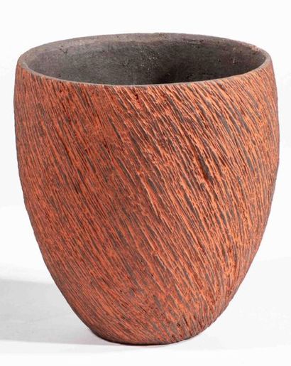 null HIS Agnès (née en 1954)
" Paille "
Vase à panse ovoïde en grès noir à décor...