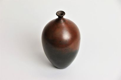null EVERAERT Fernand (born in 1947) Ovoid
vase with small curved neck in sigillata...