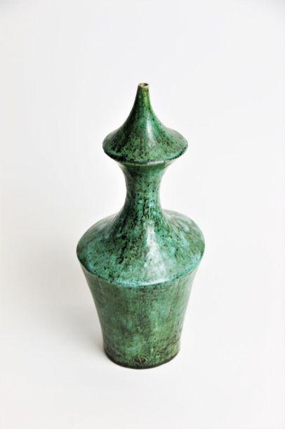 null STREBELLE Olivier (1927-2017)
Vase soliflore diabolo en grès à décor émaillé...