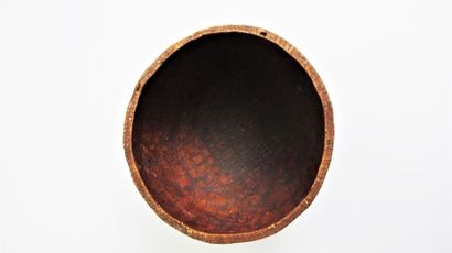 null DOYEN Nathalie (born 1964)
Small red terracotta bowl with incised decoration.
Signed.
H....