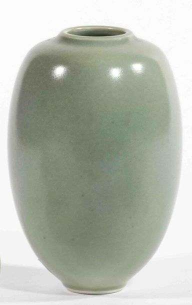null HAIR Charles (born 1955) Ovoid
vase in celadon enamelled porcelain.
Signed....