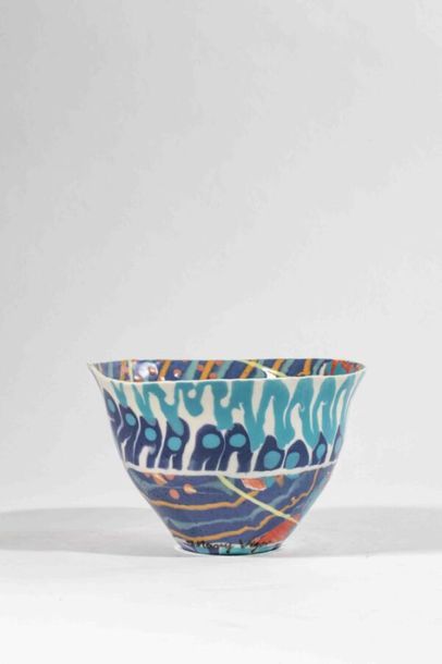 null VIGOR Mary (born 1947)
Small porcelain bowl with polychrome enamel decoration...