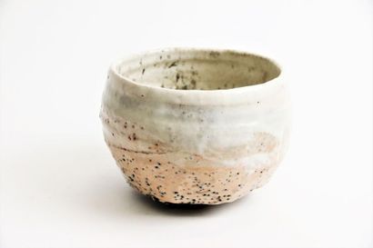 null VIROT Camille (born 1947) Raku stoneware
bowl with white enamel drips on a pink...